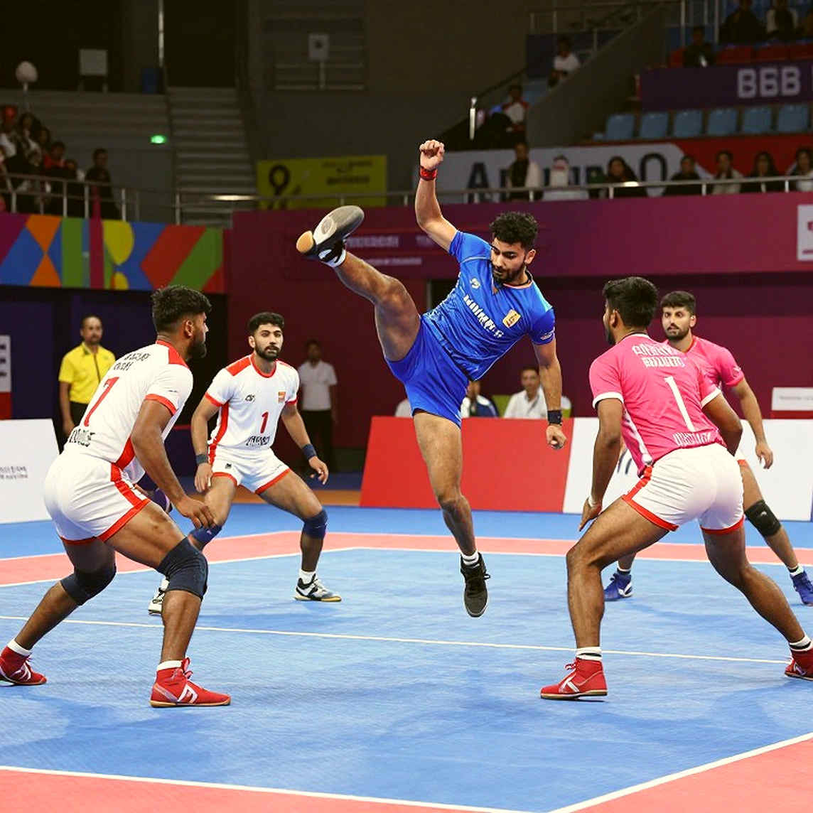 হাই-ফ্লায়ারের ছয় ফুট লাফ আর ২.৬ কোটির ট্যাগ: নাগোয়ায় ভারতের শিরোপা রক্ষা আসলে একজনের কাঁধে