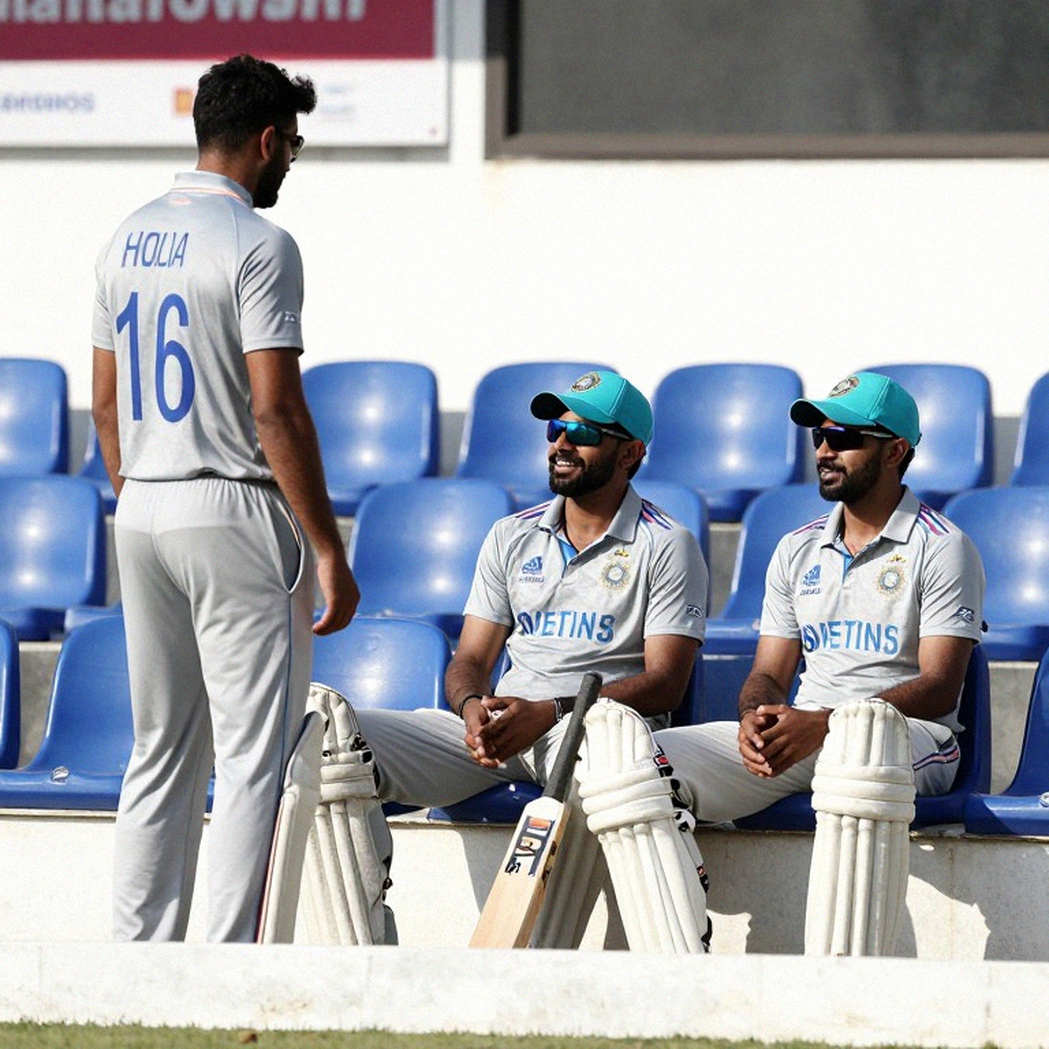 অধিনায়কত্ব ছাড়লেন ধনঞ্জয় ডি সিলভা: শ্রীলঙ্কার টেস্ট ব্যাটন, তিনটি সাক্ষ্য, আর রাওয়ালপিন্ডির ৯ নভেম্বরের আগে অসমাপ্ত প্রশ্ন