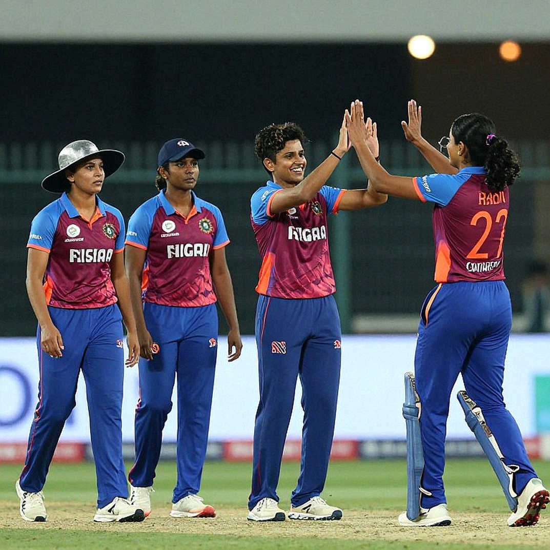 নিয়াজ স্টেডিয়ামের কুড়ি বছরের চুক্তি: ভাড়া দশ হাজার রুপি, সম্প্রচার স্বত্ব পিসিবির — আর ঝুঁকিটা ক্রিকেটের নয়, প্রশাসনের